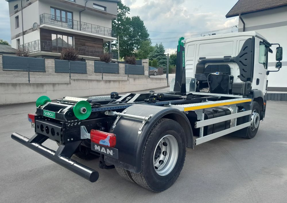 Hook lift truck MAN TGM 18.290: picture 6