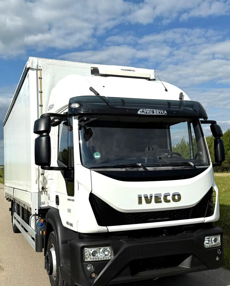 Iveco EUROCARGO 160E320/FIRANKA/WINDA/AUTOMAT/NISKI PRZEBIEG/E6/SPROWADZONY/PIERWSZY WŁAŚCICIEL - Curtain side truck: picture 2 Iveco EUROCARGO 160E320/FIRANKA/WINDA/AUTOMAT/NISKI PRZEBIEG/E6/SPROWADZONY/PIERWSZY WŁAŚCICIEL - Curtain side truck: picture 2
