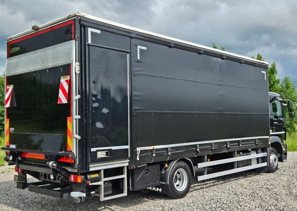 MAN TGM 12.290/15.290/E6/FIRANKA/BOCZNE DRZWI/BURTO-FIRANKA/18PALET/WINDA/NISKI PRZEBIEG/2018/CAŁY NA PODUSZKACH/SERWISOWANY - Curtain side truck: picture 5 MAN TGM 12.290/15.290/E6/FIRANKA/BOCZNE DRZWI/BURTO-FIRANKA/18PALET/WINDA/NISKI PRZEBIEG/2018/CAŁY NA PODUSZKACH/SERWISOWANY - Curtain side truck: picture 5