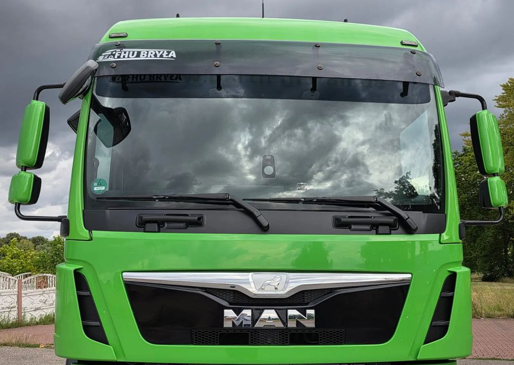 MAN TGM 18.340 / 18.290 / E6 / NISKI PRZEBIEG / 2016 / SERWISOWANY / ROZSTAW OSI 5.7M / RAMA DO ZABUDOWY / SYPIALKA / STAN BARDZO DOBRY / AUTOMAT - Curtain side truck: picture 4 MAN TGM 18.340 / 18.290 / E6 / NISKI PRZEBIEG / 2016 / SERWISOWANY / ROZSTAW OSI 5.7M / RAMA DO ZABUDOWY / SYPIALKA / STAN BARDZO DOBRY / AUTOMAT - Curtain side truck: picture 4