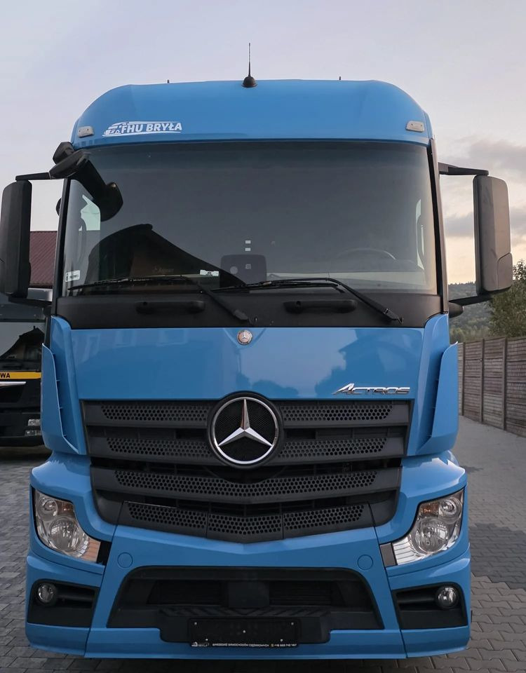 Mercedes-Benz ACTROS 1833 / FIRANKA/ WINDA / 22PALETY / 8760 ŁADOWNOŚĆ / AUTOMAT / DUŻY SILNIK / SYPIALKA / - Curtain side truck: picture 3 Mercedes-Benz ACTROS 1833 / FIRANKA/ WINDA / 22PALETY / 8760 ŁADOWNOŚĆ / AUTOMAT / DUŻY SILNIK / SYPIALKA / - Curtain side truck: picture 3