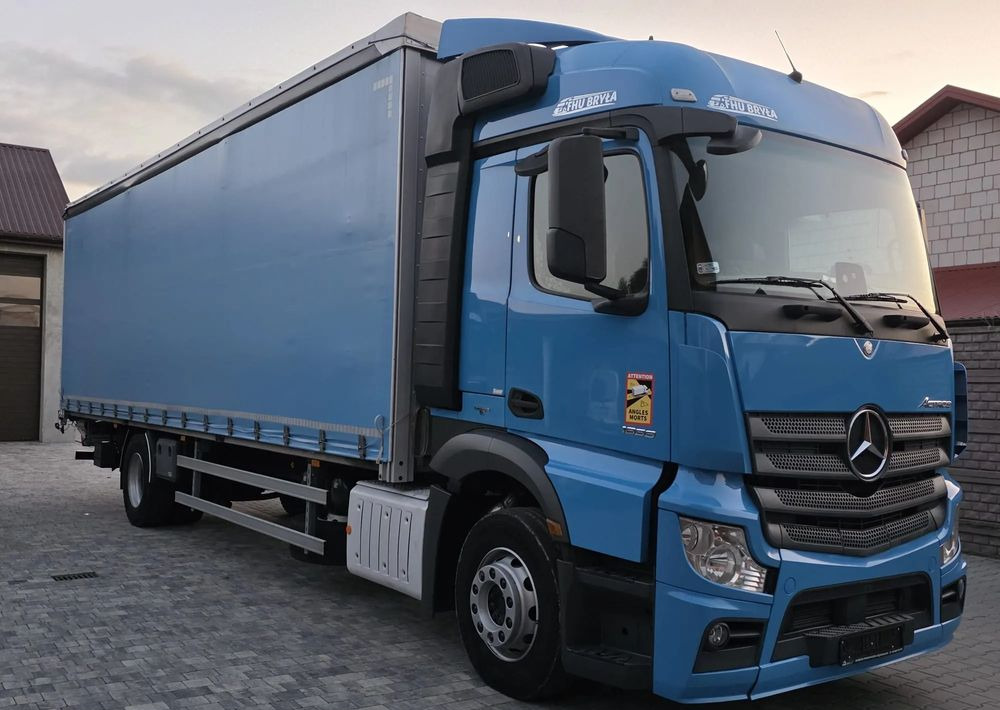 Mercedes-Benz ACTROS 1833 / FIRANKA/ WINDA / 22PALETY / 8760 ŁADOWNOŚĆ / AUTOMAT / DUŻY SILNIK / SYPIALKA / - Curtain side truck: picture 2 Mercedes-Benz ACTROS 1833 / FIRANKA/ WINDA / 22PALETY / 8760 ŁADOWNOŚĆ / AUTOMAT / DUŻY SILNIK / SYPIALKA / - Curtain side truck: picture 2