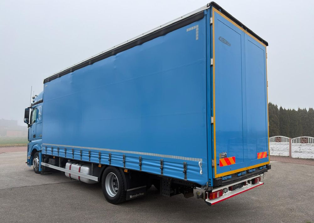 Mercedes-Benz ACTROS 1833 / FIRANKA/ WINDA / NOWY TACHOGRAF G2V2 / NOWE OPONY / 19PALET / 8TON ŁADOWNOŚCI / AUTOMAT / DUŻY SILNIK / SYPIALKA / SERWISOWANY / 2018 / JAK NOWY / - Curtain side truck: picture 5 Mercedes-Benz ACTROS 1833 / FIRANKA/ WINDA / NOWY TACHOGRAF G2V2 / NOWE OPONY / 19PALET / 8TON ŁADOWNOŚCI / AUTOMAT / DUŻY SILNIK / SYPIALKA / SERWISOWANY / 2018 / JAK NOWY / - Curtain side truck: picture 5