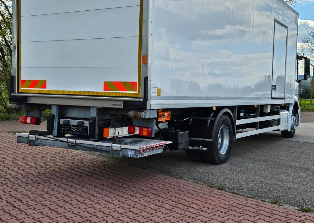 Mercedes-Benz ANTOS 1827/ACTROS/AXOR/CHŁODNIA/IZOTERMA/AGREGAT/WINDA/SUPER STAN/EURO6/SPROWADZONY - Refrigerator truck: picture 4 Mercedes-Benz ANTOS 1827/ACTROS/AXOR/CHŁODNIA/IZOTERMA/AGREGAT/WINDA/SUPER STAN/EURO6/SPROWADZONY - Refrigerator truck: picture 4
