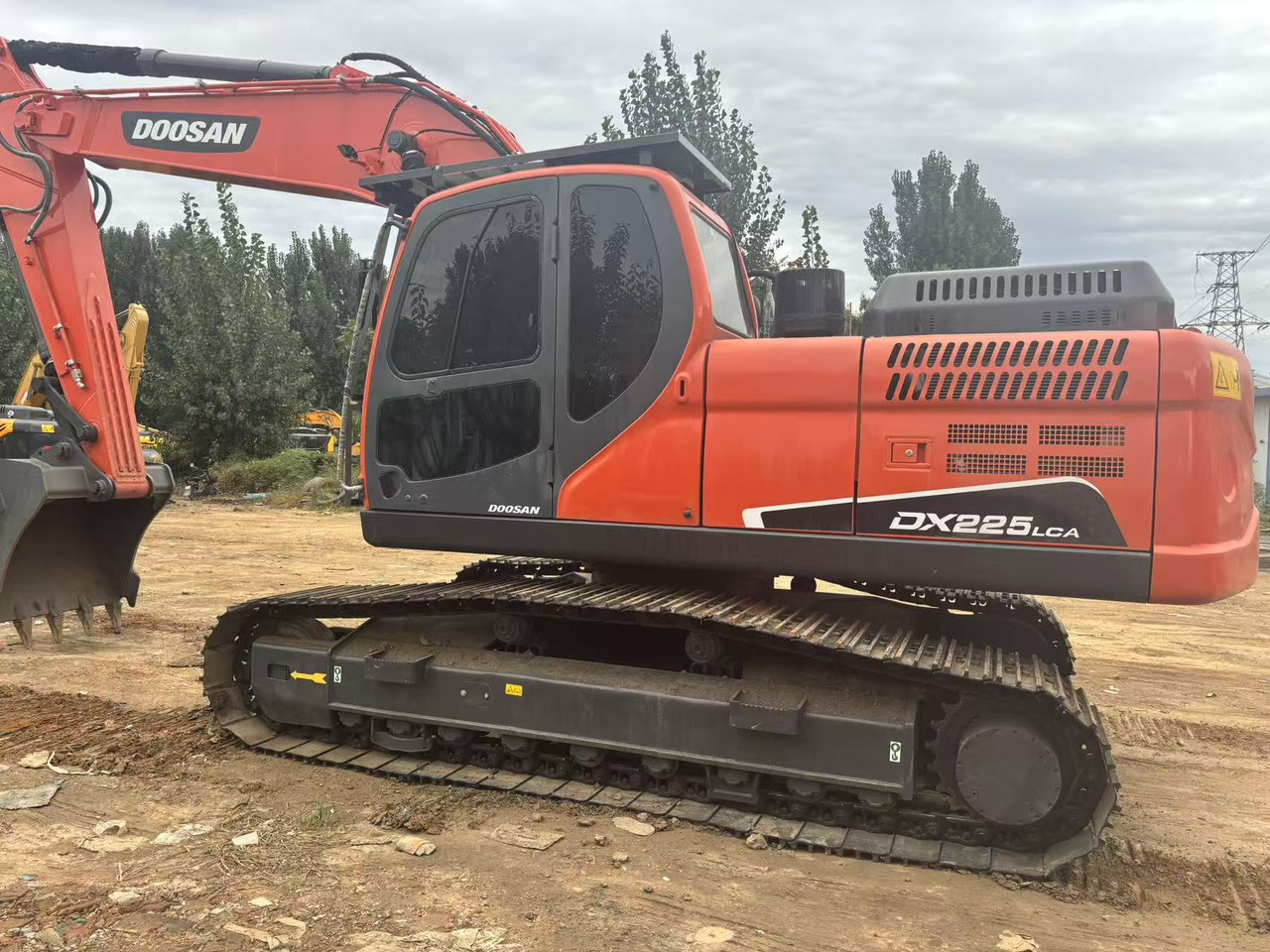 DOOSAN DX225LCA - Crawler excavator: picture 1 DOOSAN DX225LCA - Crawler excavator: picture 1
