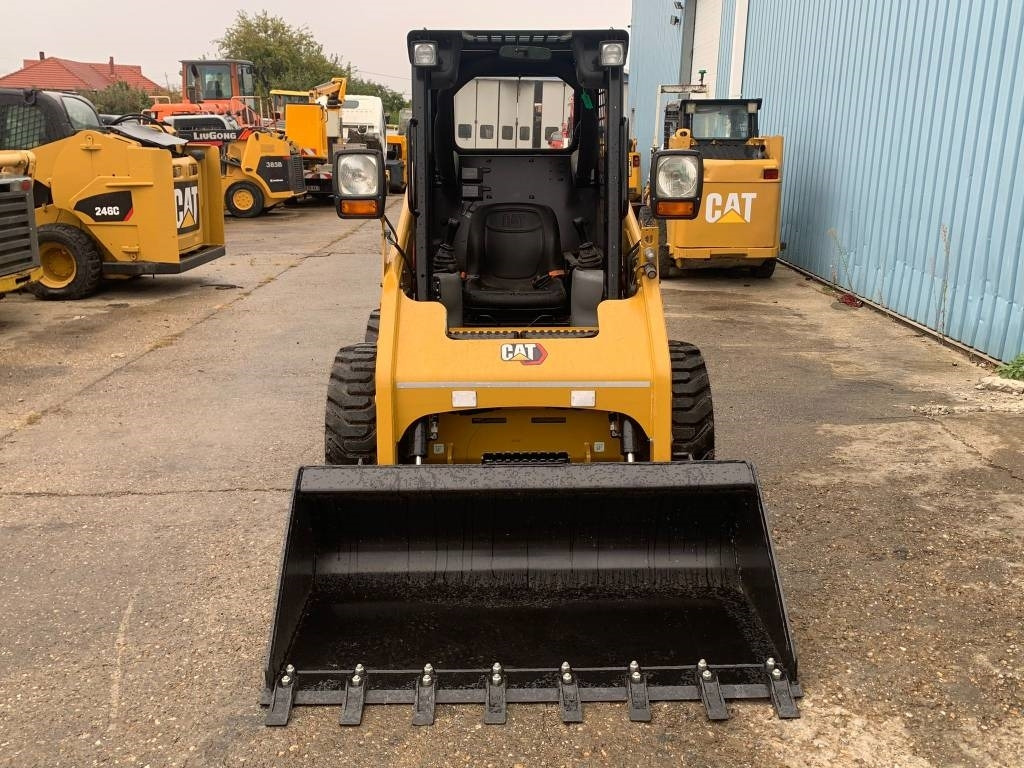 CAT 216 B 3 - Skid steer loader: picture 4 CAT 216 B 3 - Skid steer loader: picture 4
