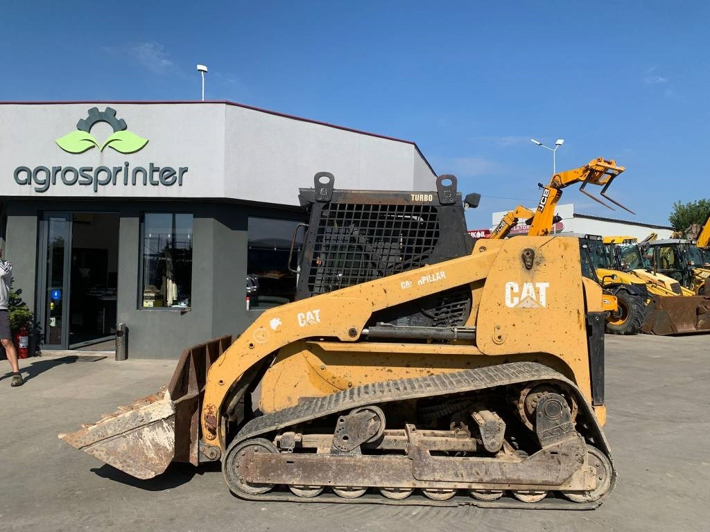 CAT 277 - Skid steer loader: picture 2 CAT 277 - Skid steer loader: picture 2