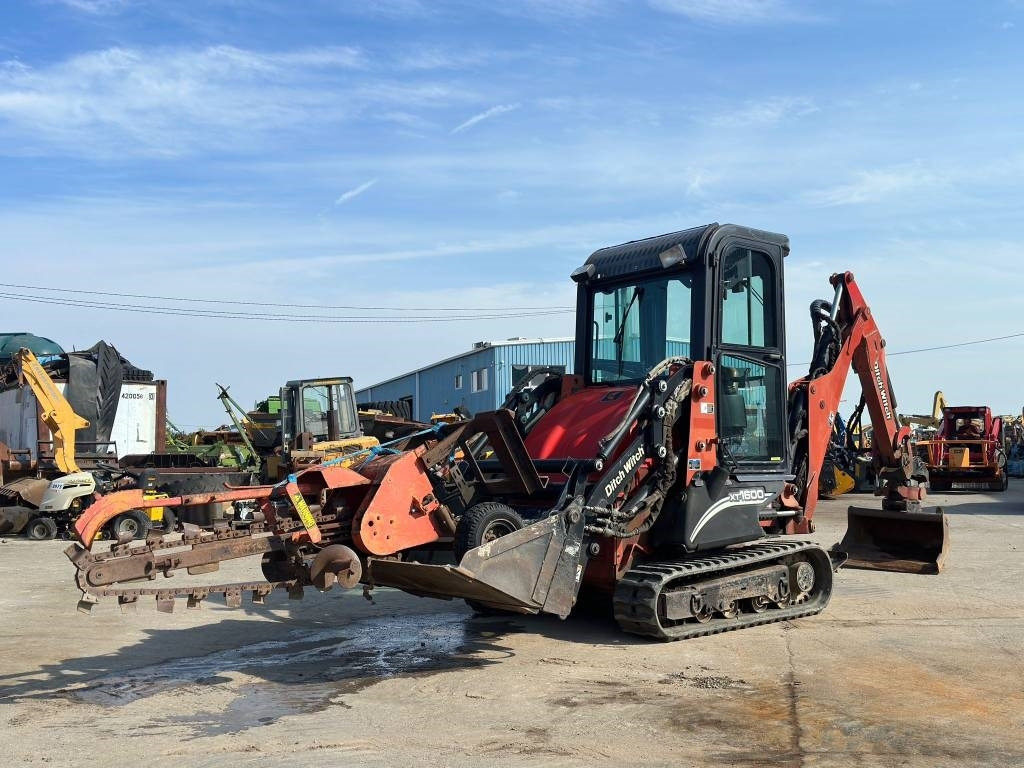 Ditch Witch XT 1600 - Backhoe loader: picture 1 Ditch Witch XT 1600 - Backhoe loader: picture 1