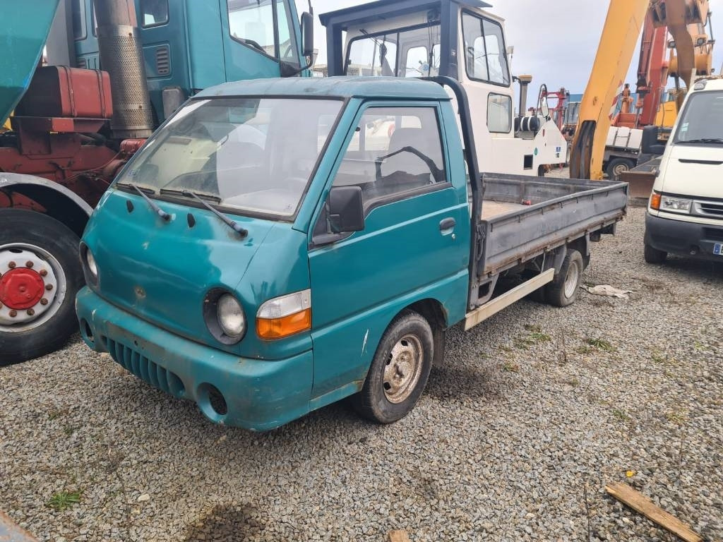 Hyundai H 100 - Dropside/ Flatbed truck: picture 1 Hyundai H 100 - Dropside/ Flatbed truck: picture 1