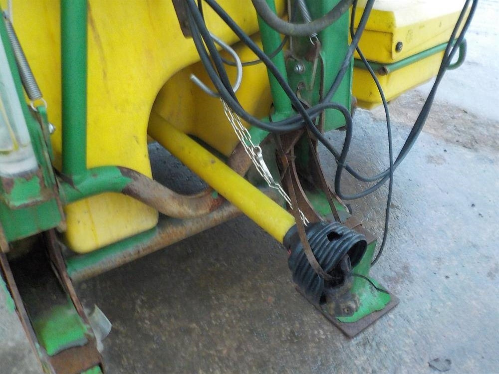 John Deere 510 - Tractor mounted sprayer: picture 5 John Deere 510 - Tractor mounted sprayer: picture 5