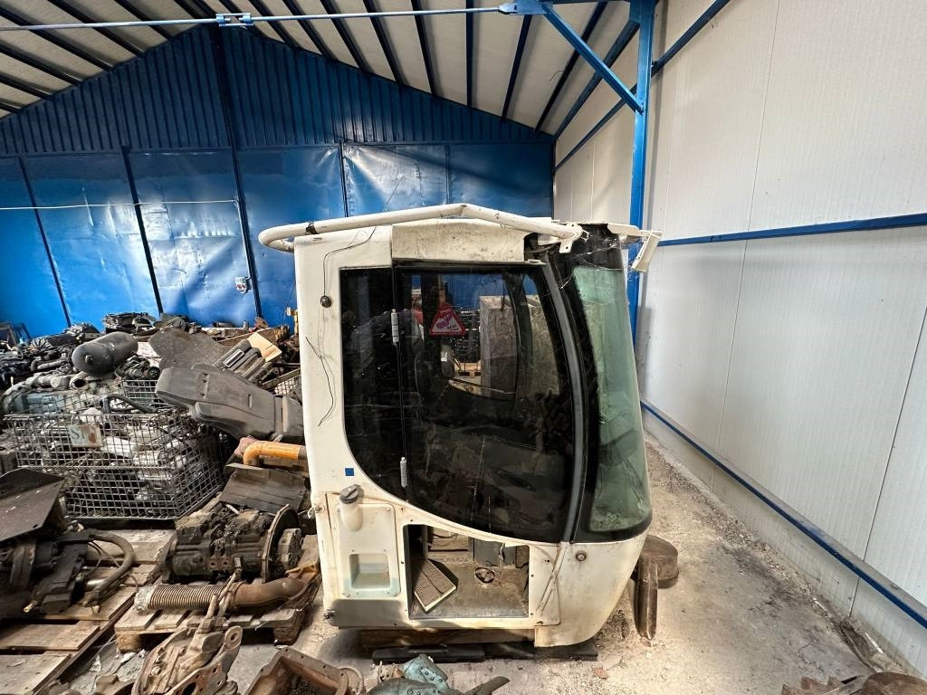 Liebherr L 550 L576 CABIN - Cab for Construction machinery: picture 1 Liebherr L 550 L576 CABIN - Cab for Construction machinery: picture 1