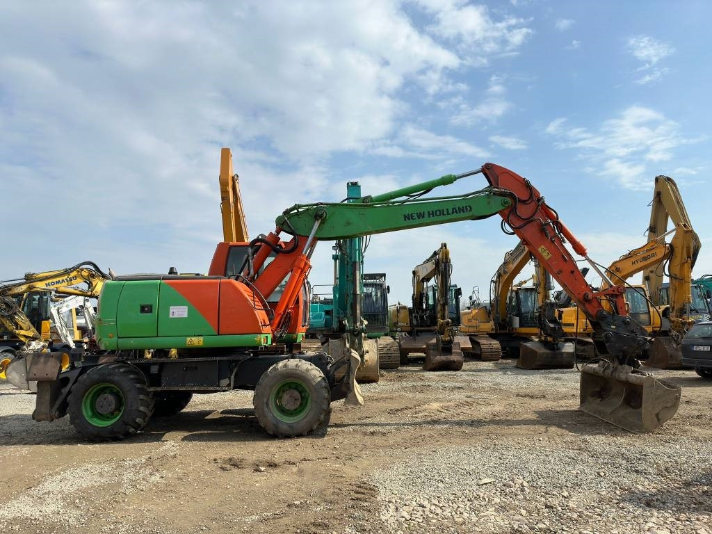 New Holland MH Plus - Wheel excavator: picture 2 New Holland MH Plus - Wheel excavator: picture 2