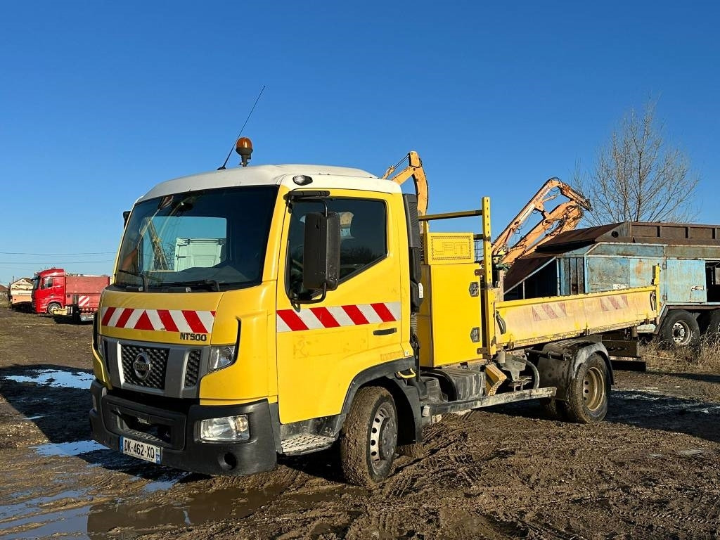 Nissan NT500 - Tipper: picture 1 Nissan NT500 - Tipper: picture 1