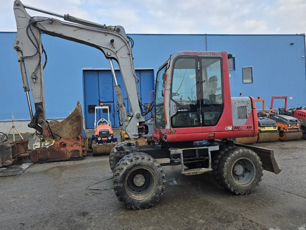 Takeuchi TB070W - Wheel excavator: picture 1 Takeuchi TB070W - Wheel excavator: picture 1