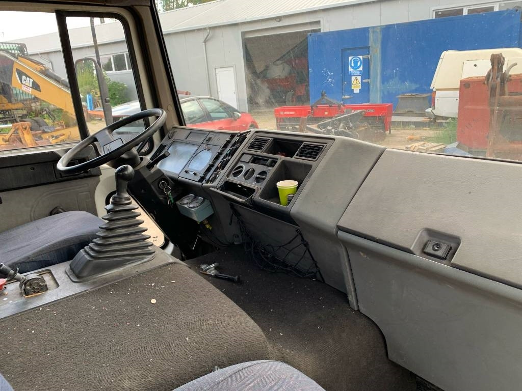 Crane truck Volvo FL 611 Railway Truck: picture 19