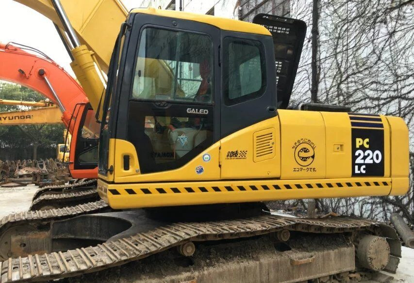 Komatsu PC220-7 - Mini excavator: picture 3 Komatsu PC220-7 - Mini excavator: picture 3