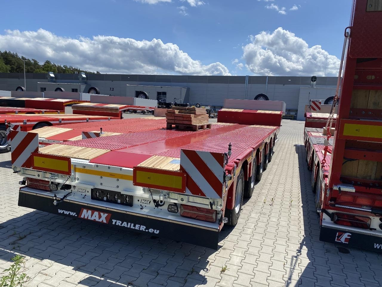 FAYMONVILLE MAXTRAILER MAX100 - Low loader semi-trailer: picture 2 FAYMONVILLE MAXTRAILER MAX100 - Low loader semi-trailer: picture 2