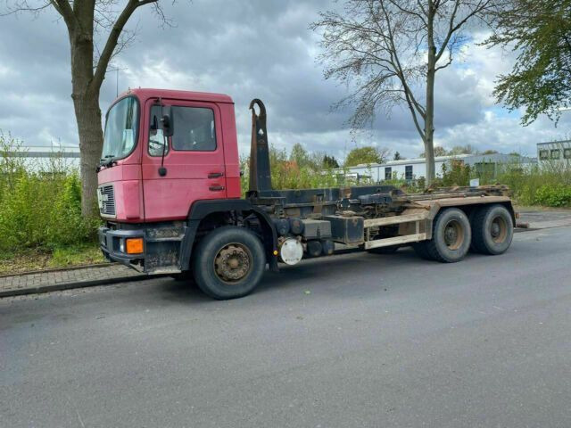 MAN 26.372K 6x4 Abrollkipper AHK Blatt/Blatt - Hook lift truck: picture 2 MAN 26.372K 6x4 Abrollkipper AHK Blatt/Blatt - Hook lift truck: picture 2