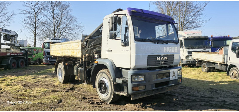 MAN TGM 18.220 4x2 3.S-Kipper mit Kran - Tipper, Crane truck: picture 1 MAN TGM 18.220 4x2 3.S-Kipper mit Kran - Tipper, Crane truck: picture 1