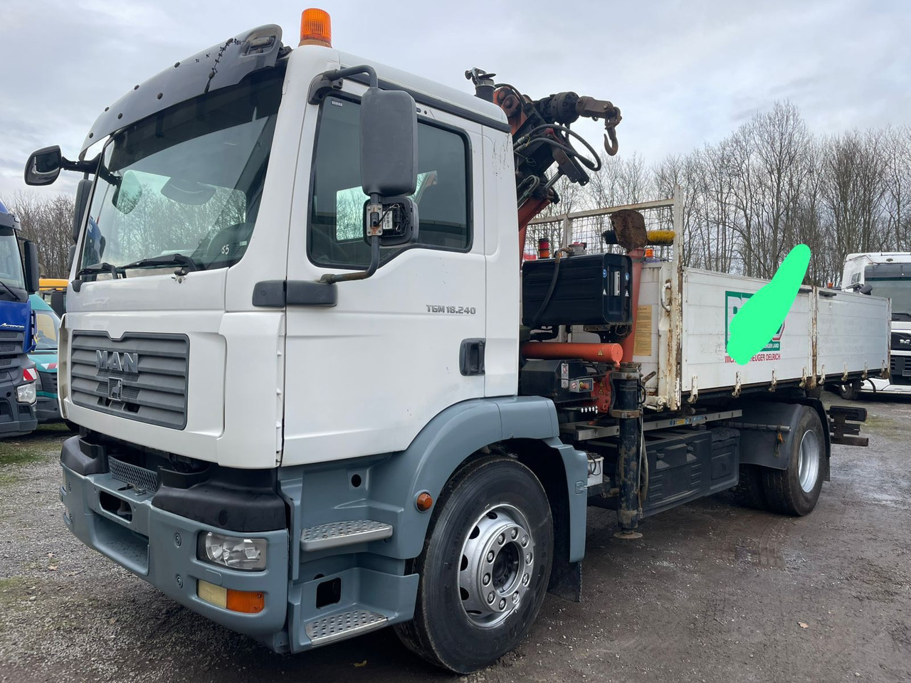 MAN TGM 18.240PS 4x2 3.S-Kipper mit Kran - Tipper, Crane truck: picture 1 MAN TGM 18.240PS 4x2 3.S-Kipper mit Kran - Tipper, Crane truck: picture 1