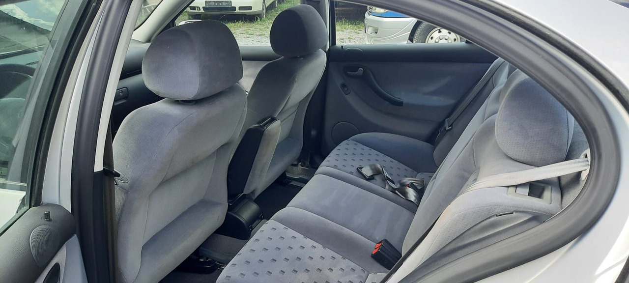 Seat Toledo Signo 1,8 20V Autom. - Sedan: picture 5 Seat Toledo Signo 1,8 20V Autom. - Sedan: picture 5