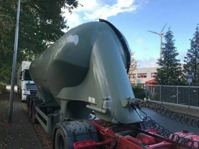 Spitzer SF 2734/2P Zement/Silo - Tanker semi-trailer: picture 3 Spitzer SF 2734/2P Zement/Silo - Tanker semi-trailer: picture 3