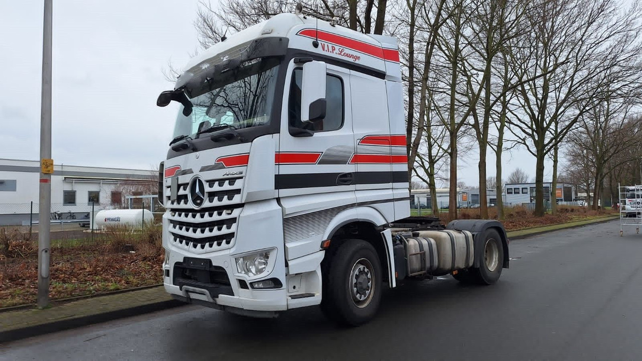 Mercedes-Benz 1845 Arocs 4x4 HD 1-Hand - Tractor unit: picture 1 Mercedes-Benz 1845 Arocs 4x4 HD 1-Hand - Tractor unit: picture 1