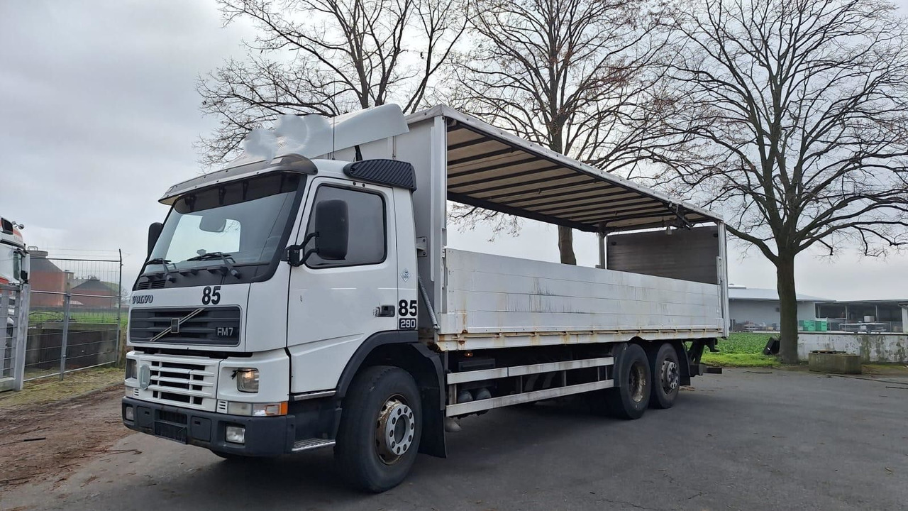 Volvo FM7 6x2 Koffer 3x vorhanden - Box truck: picture 1 Volvo FM7 6x2 Koffer 3x vorhanden - Box truck: picture 1