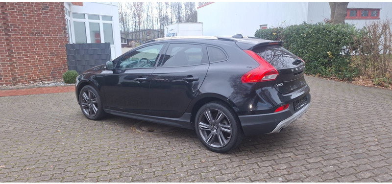 Volvo V40 Cross Country You! - Hatchback: picture 5 Volvo V40 Cross Country You! - Hatchback: picture 5