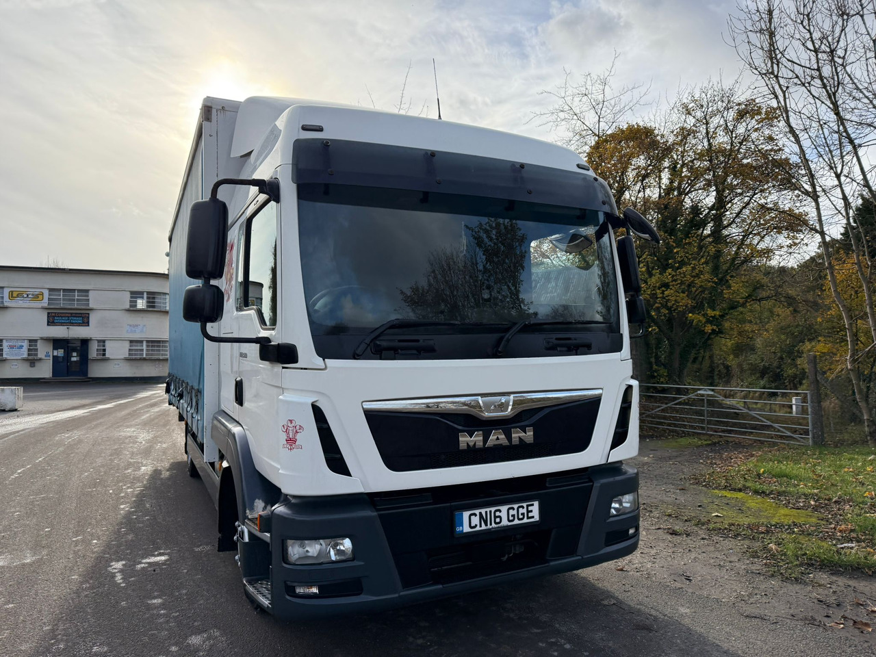 2016 MAN TGL Curtainside Truck - Curtain side truck: picture 3 2016 MAN TGL Curtainside Truck - Curtain side truck: picture 3