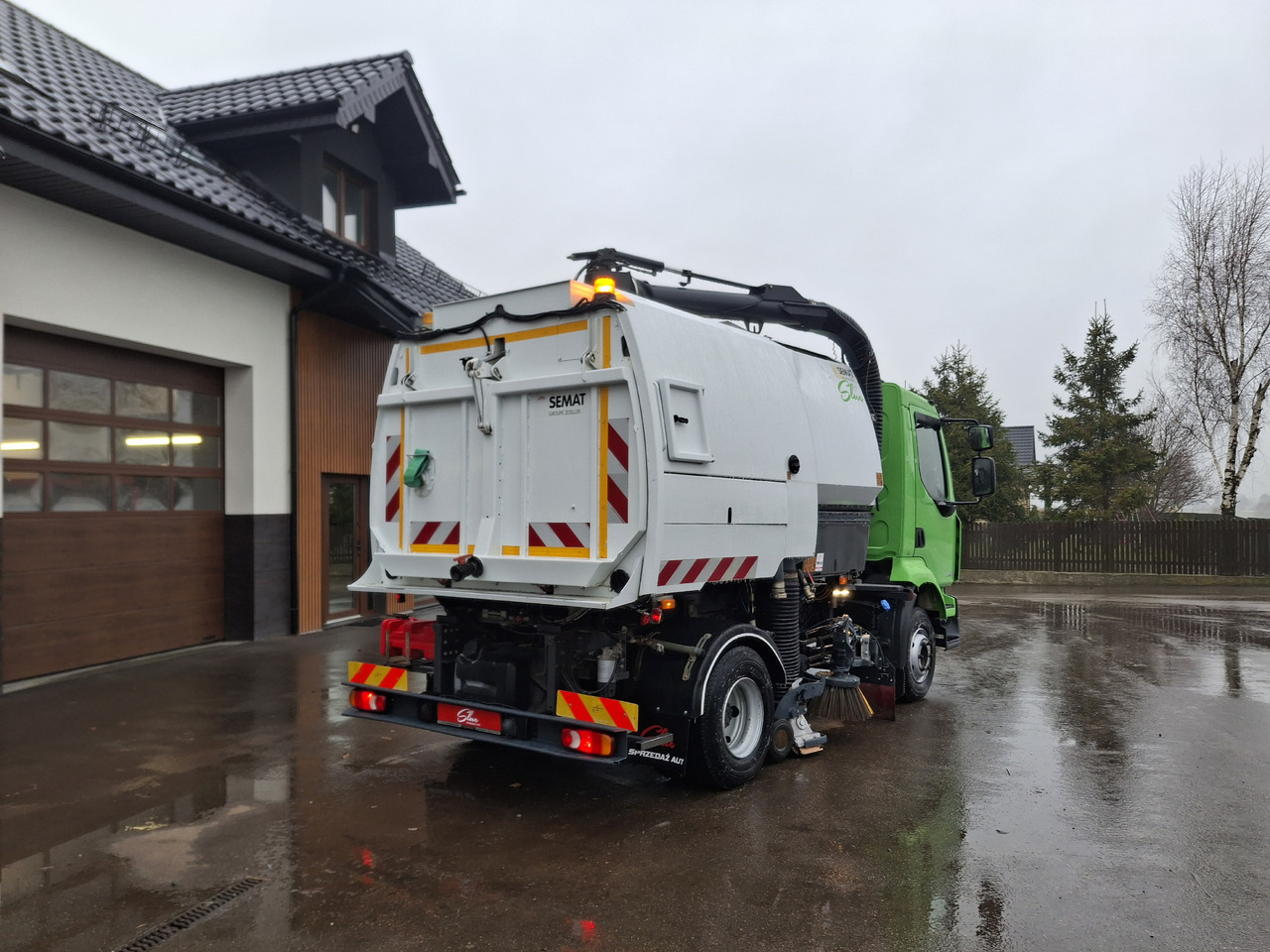 Renault Midlum 220 Zamiatarka Kehrmaschine PM10 L/R 2 Motoren JOHNSTON SEMAT - Road sweeper: picture 4 Renault Midlum 220 Zamiatarka Kehrmaschine PM10 L/R 2 Motoren JOHNSTON SEMAT - Road sweeper: picture 4