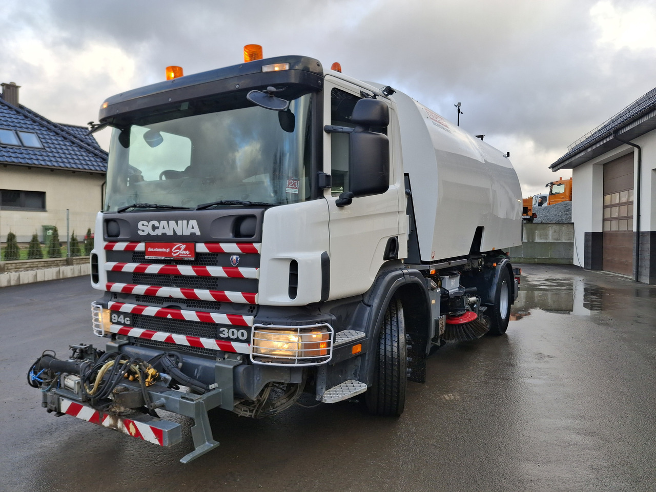 SCANIA 94G Zamiatarka Kehrmaschine BUCHER L/R Frontbürste 2 Motoren Odchwaszczarka Przednia Szczotka - Road sweeper: picture 2 SCANIA 94G Zamiatarka Kehrmaschine BUCHER L/R Frontbürste 2 Motoren Odchwaszczarka Przednia Szczotka - Road sweeper: picture 2