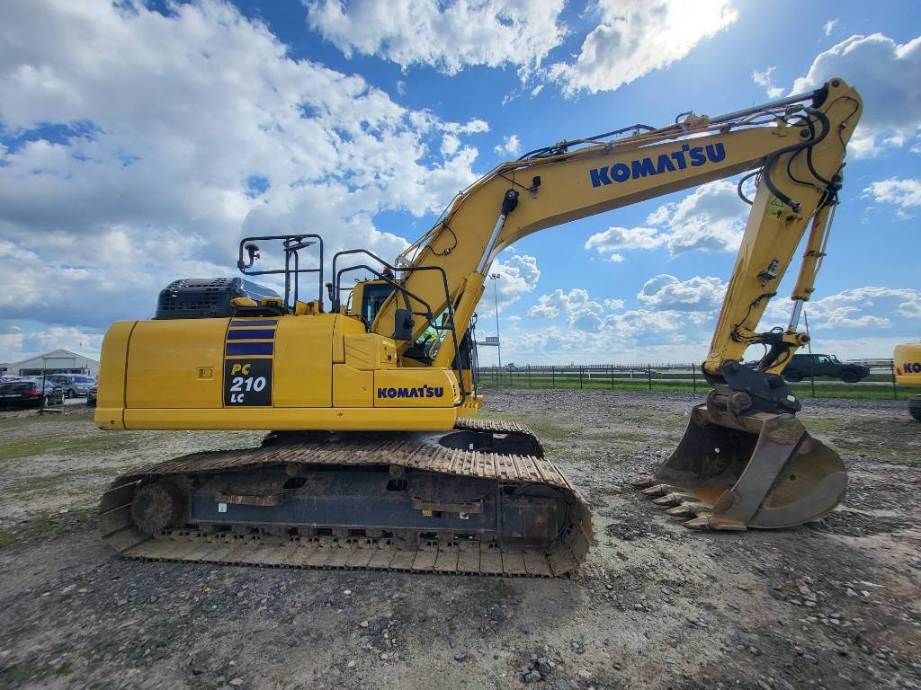 Komatsu PC210-11E0 - Crawler excavator: picture 2 Komatsu PC210-11E0 - Crawler excavator: picture 2