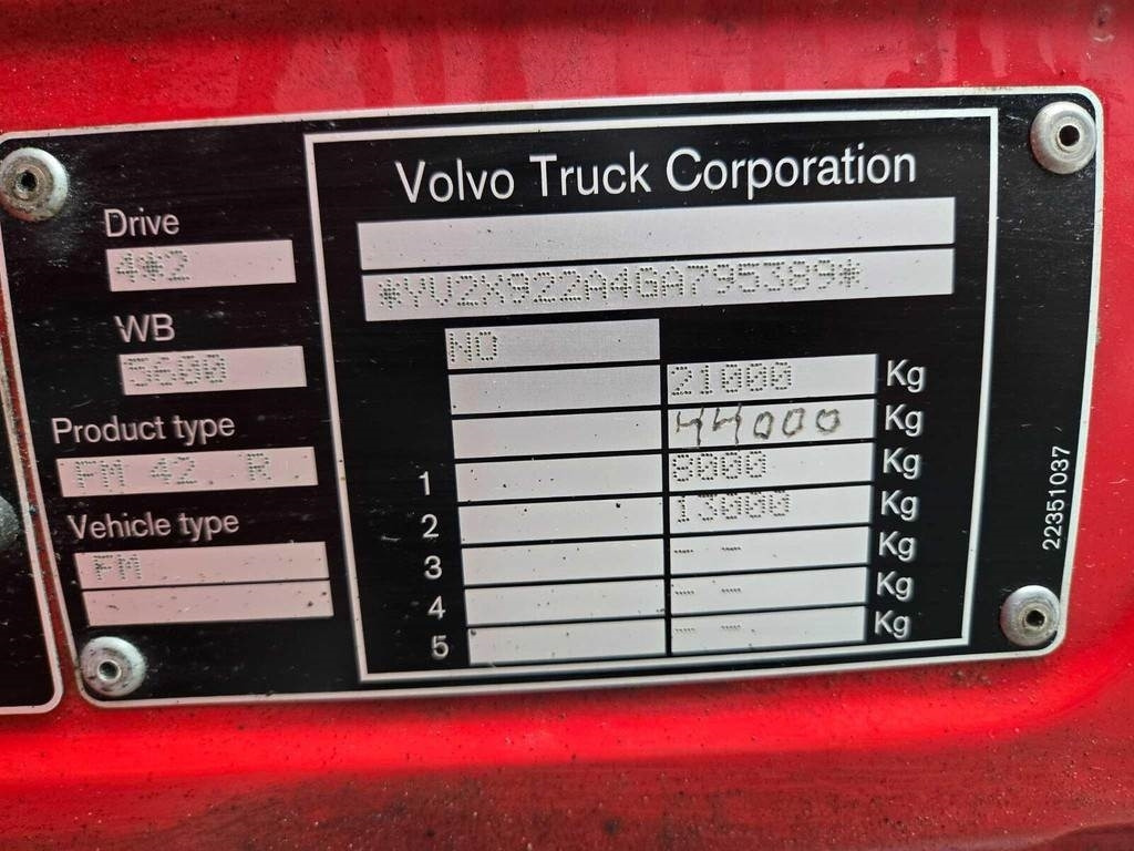 Volvo FM370 4X2 SIDEOPENING - Box truck: picture 1 Volvo FM370 4X2 SIDEOPENING - Box truck: picture 1