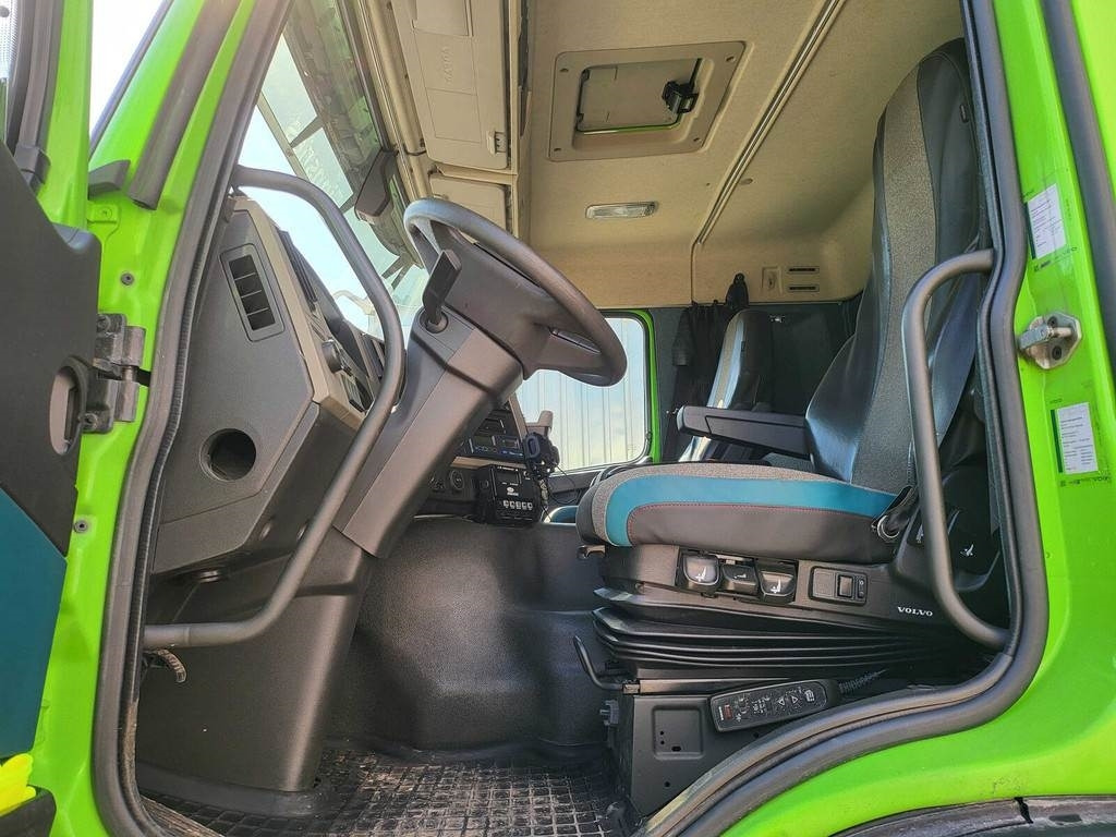 Refrigerator truck Volvo FM410 6X2 CARRIER SIDEOPENING: picture 9