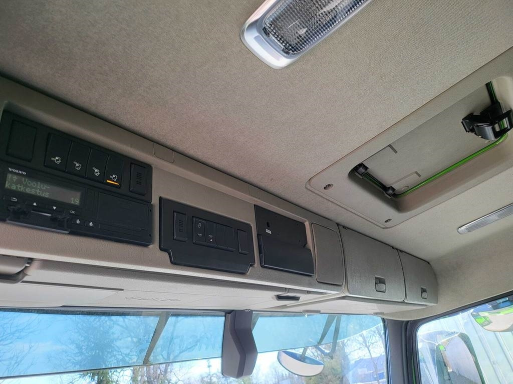 Refrigerator truck Volvo FM410 6X2 CARRIER SIDEOPENING: picture 12
