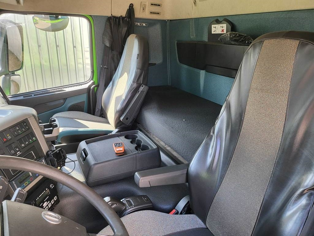 Refrigerator truck Volvo FM410 6X2 CARRIER SIDEOPENING: picture 10