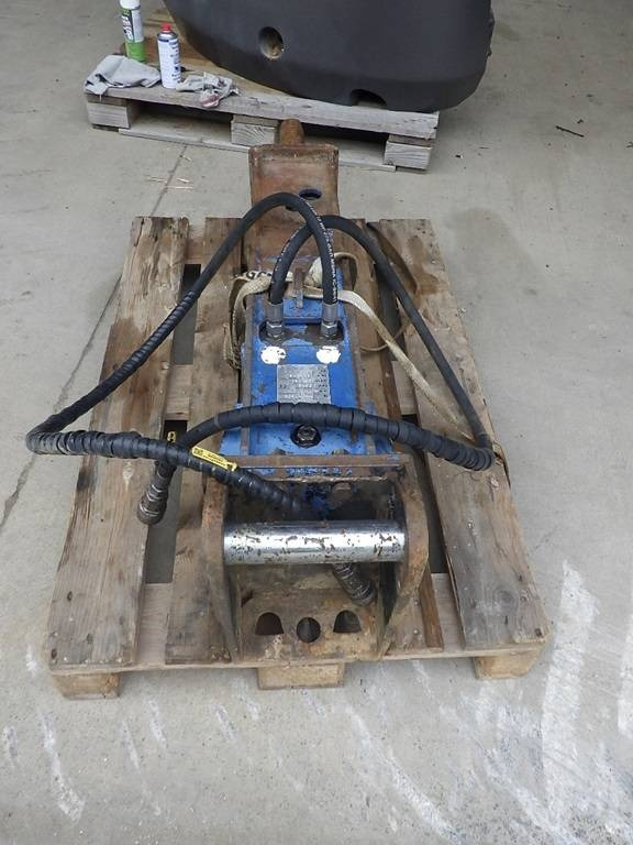 Bentrup TOPA 300 - Hydraulic hammer for Construction machinery: picture 5 Bentrup TOPA 300 - Hydraulic hammer for Construction machinery: picture 5