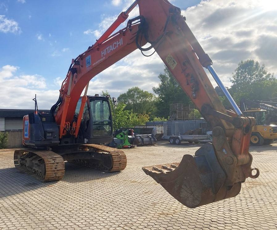 Hitachi ZX 225 US LC - Crawler excavator: picture 2 Hitachi ZX 225 US LC - Crawler excavator: picture 2