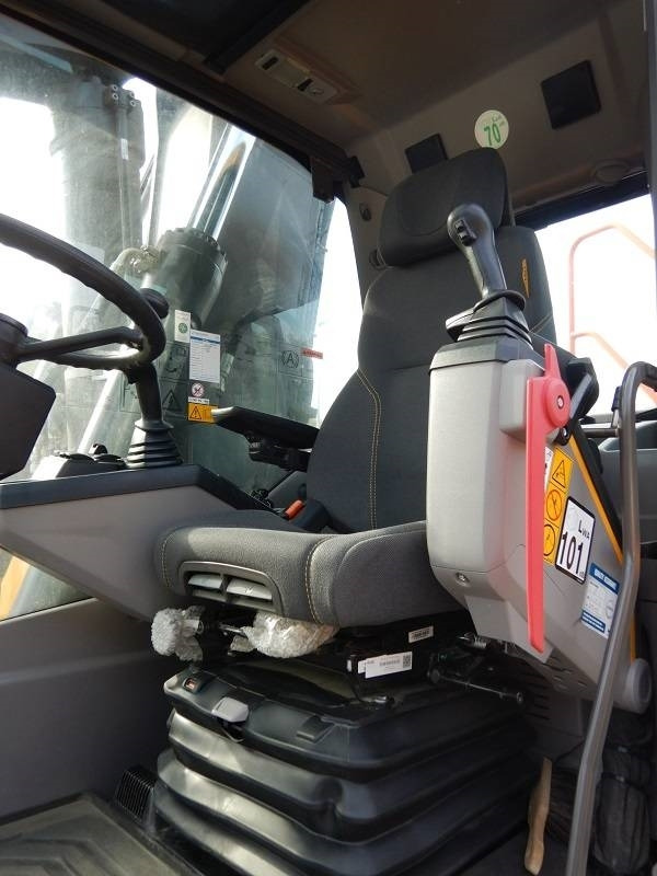 Wheel excavator Volvo EW 220 E: picture 7