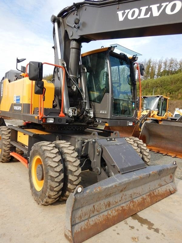 Wheel excavator Volvo EW 220 E: picture 6