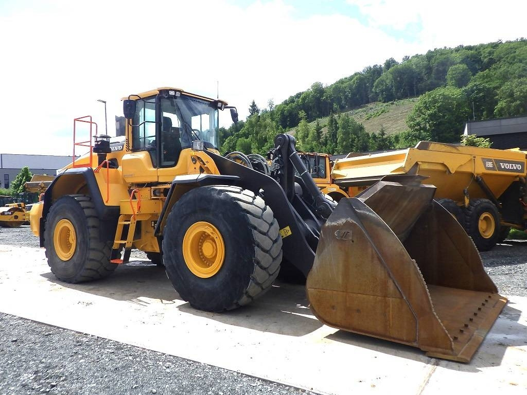Volvo L 220 H - Wheel loader: picture 3 Volvo L 220 H - Wheel loader: picture 3