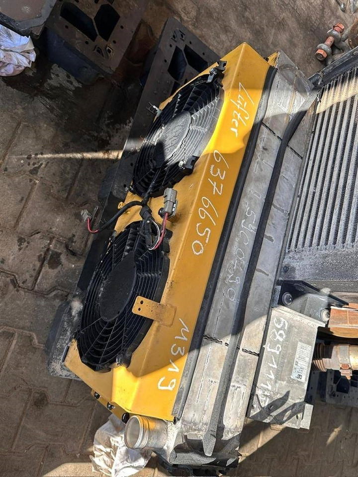 CAT 637-6650 - Sauglüfter ( 2x ) - Radiator for Construction machinery: picture 3 CAT 637-6650 - Sauglüfter ( 2x ) - Radiator for Construction machinery: picture 3