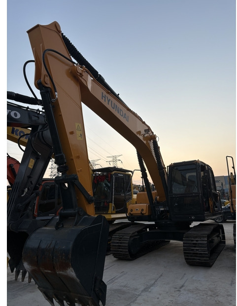 2022 Hyundai 225 - Crawler excavator: picture 3 2022 Hyundai 225 - Crawler excavator: picture 3