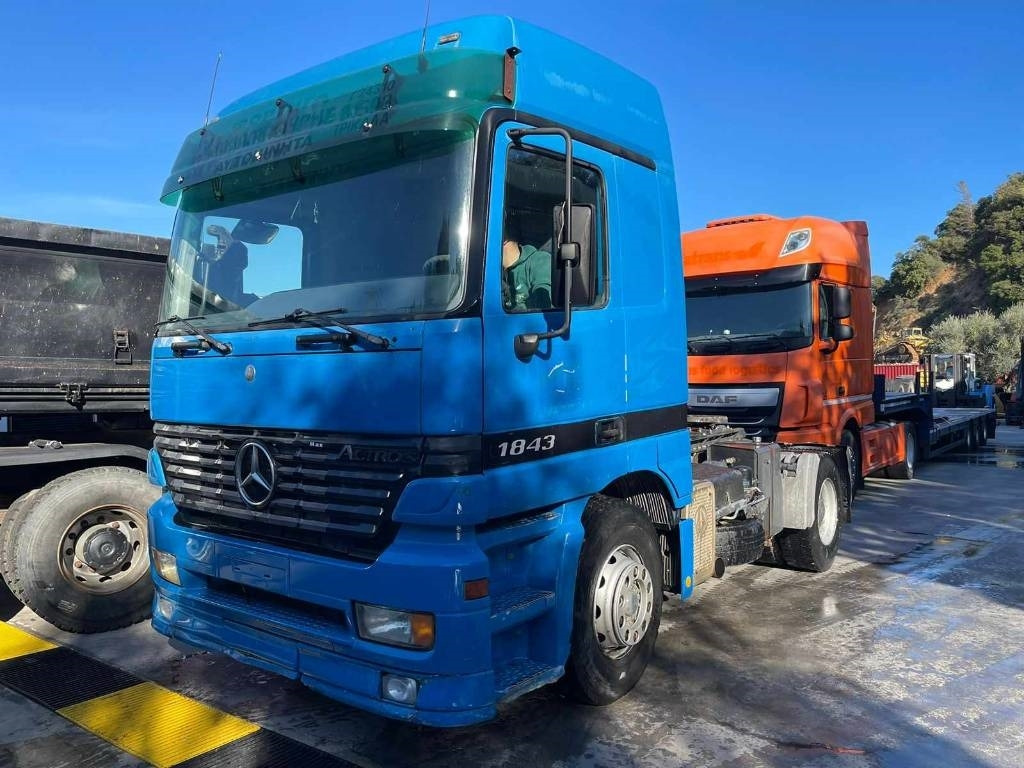 Mercedes-Benz 1843 - Tractor unit: picture 2 Mercedes-Benz 1843 - Tractor unit: picture 2