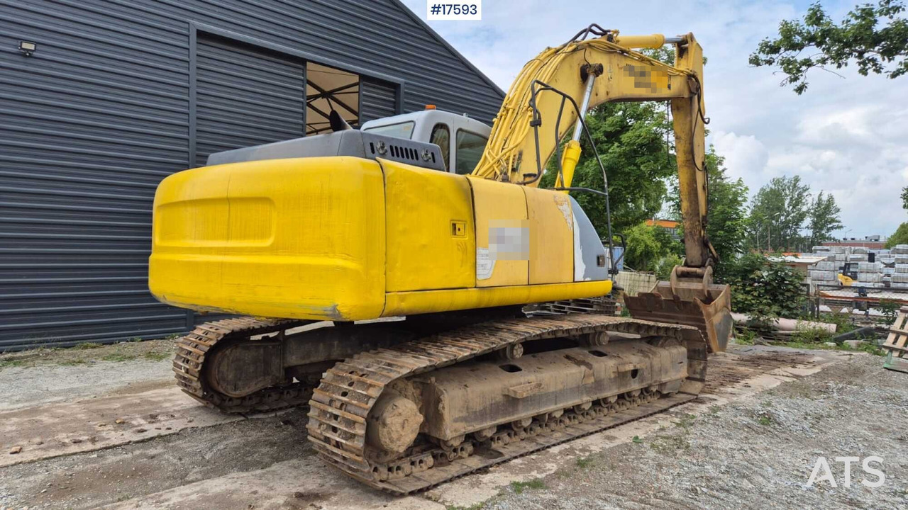 2005 New Holland E215 - Crawler excavator: picture 5 2005 New Holland E215 - Crawler excavator: picture 5