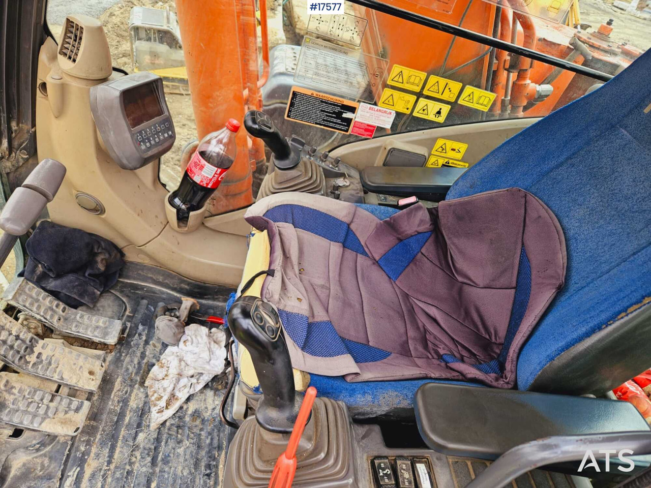 Crawler excavator 2011 Hitachi  Zaxis 250 LC: picture 18