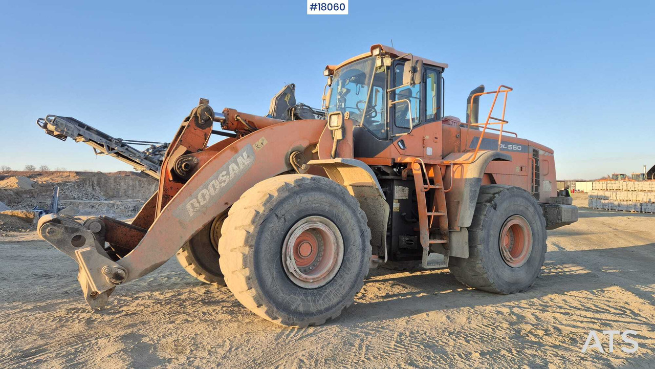 DOOSAN DL550-3 wheel loader (2014) - Wheel loader: picture 4 DOOSAN DL550-3 wheel loader (2014) - Wheel loader: picture 4