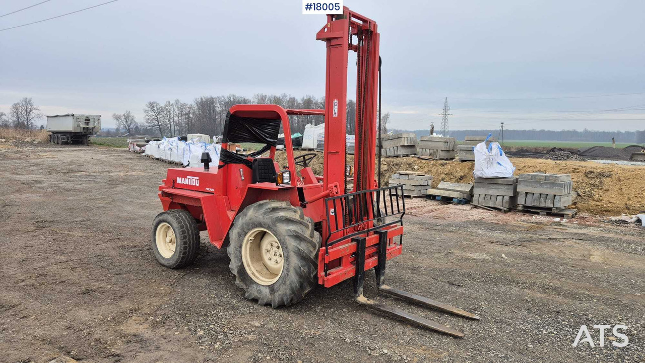 Rough terrain forklift MANITOU MB 30N (1993) - Rough terrain forklift: picture 1 Rough terrain forklift MANITOU MB 30N (1993) - Rough terrain forklift: picture 1