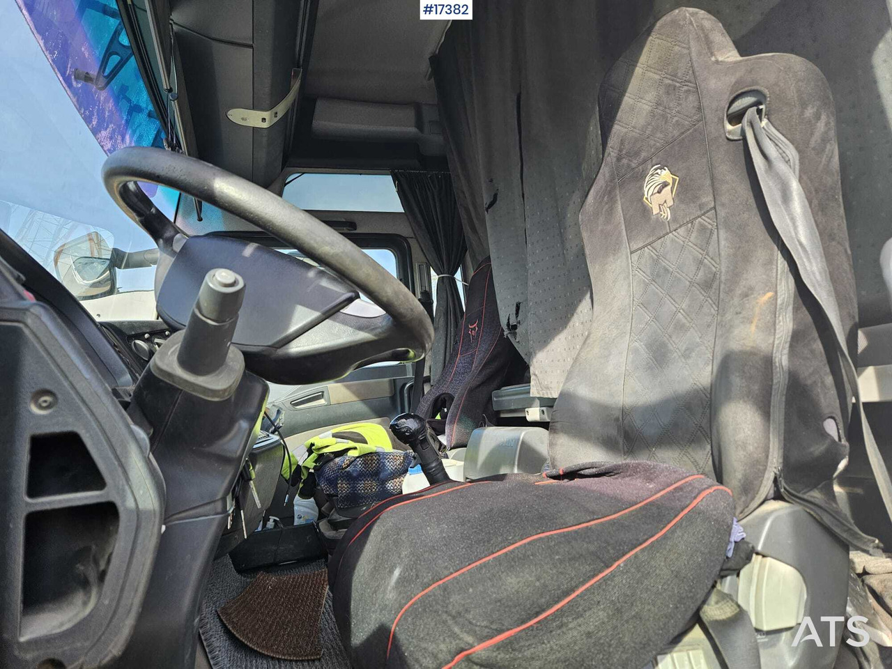 Interior photo 1: Tractor unit 2007 MAN TGA